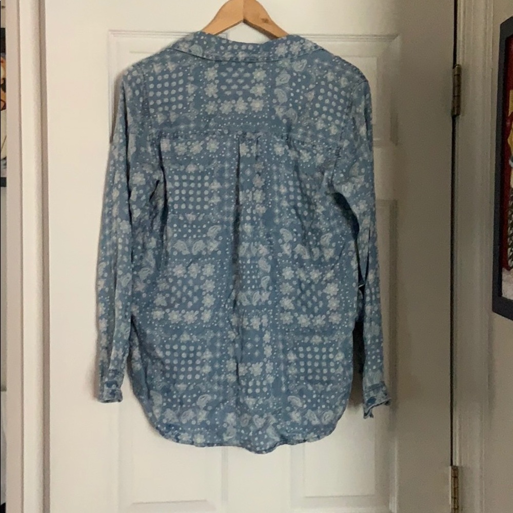 Button Up - Picture 2 of 4